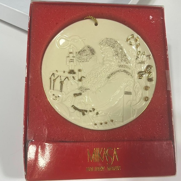Mikasa FK015/6 20 Magic Santa Christmas Ornament white Porcelain Gold Accents - Picture 2 of 7